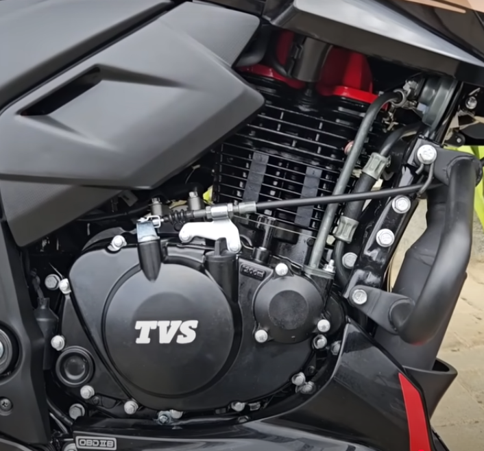 Apache RTR 160 4V